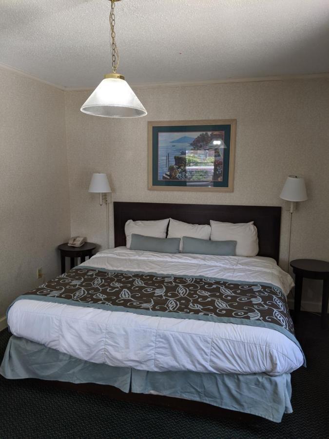 Azalea Inn & Suites Wilmington Exterior photo