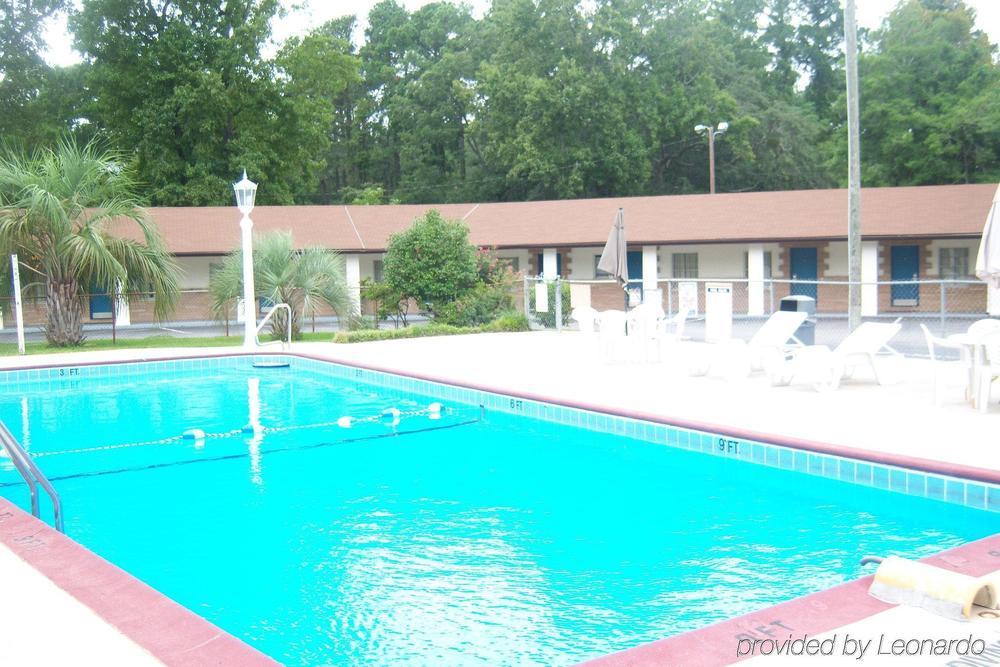 Azalea Inn & Suites Wilmington Facilities photo